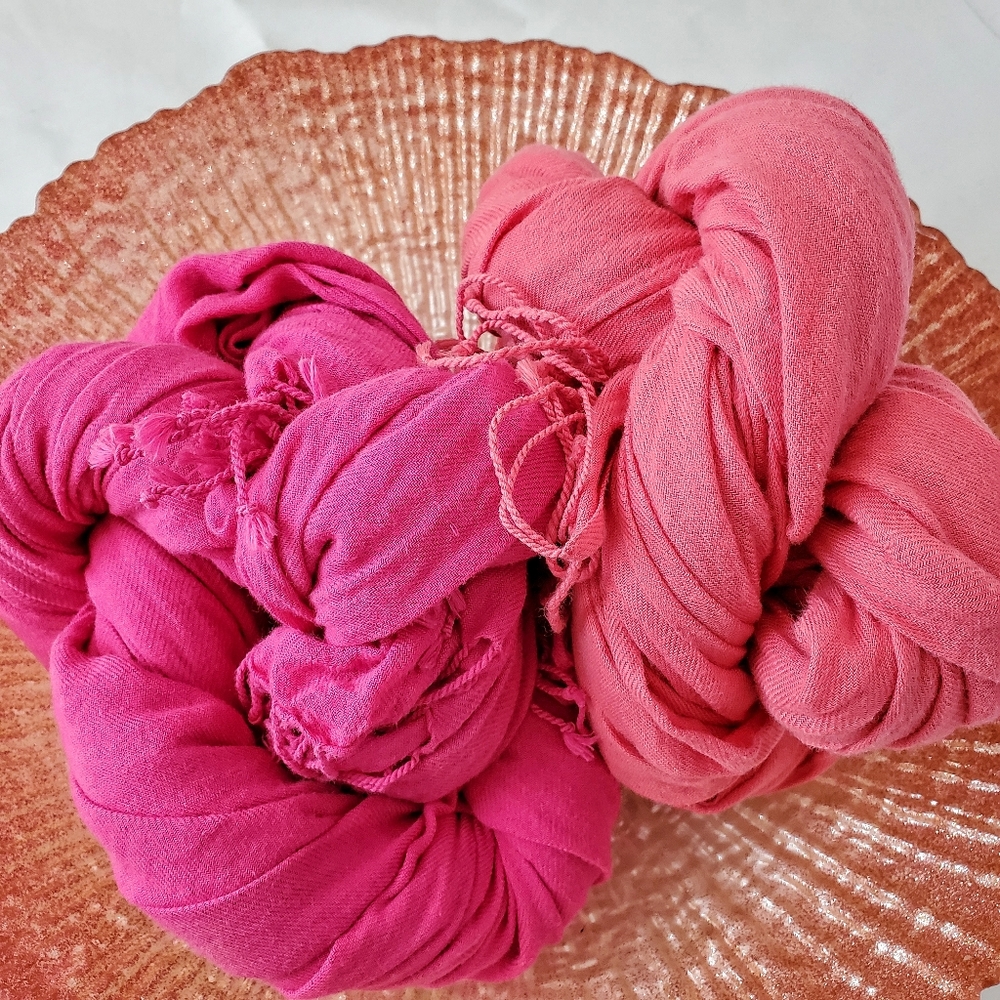 Coral scarf | BCBG